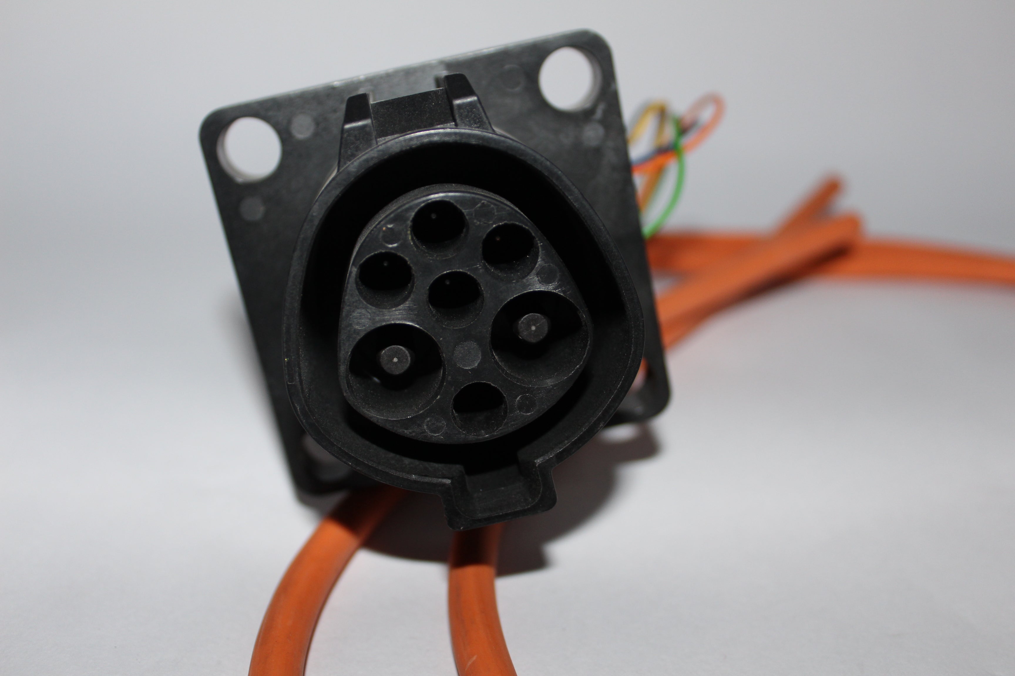 IEC 612196-6 (TYPE 6) CHARGING INLET-80A
